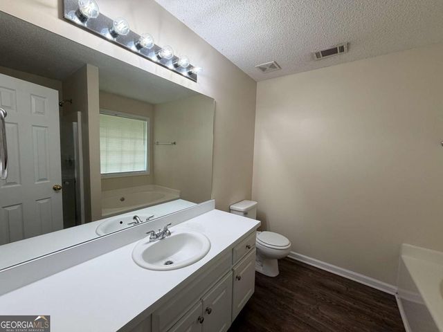 211 Ravenwood Court, Bethlehem, GA 30620