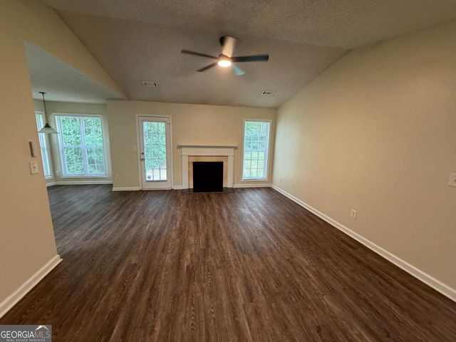211 Ravenwood Court, Bethlehem, GA 30620