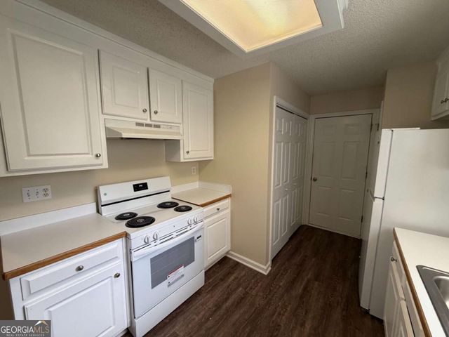 211 Ravenwood Court, Bethlehem, GA 30620
