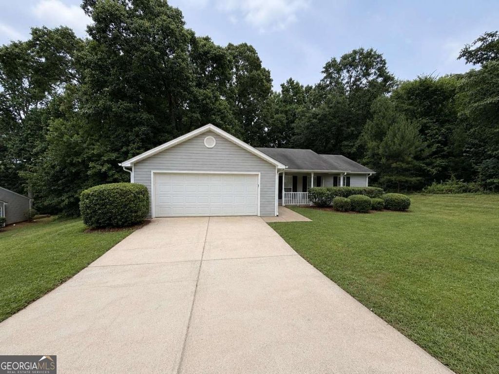 211 Ravenwood Court, Bethlehem, GA 30620