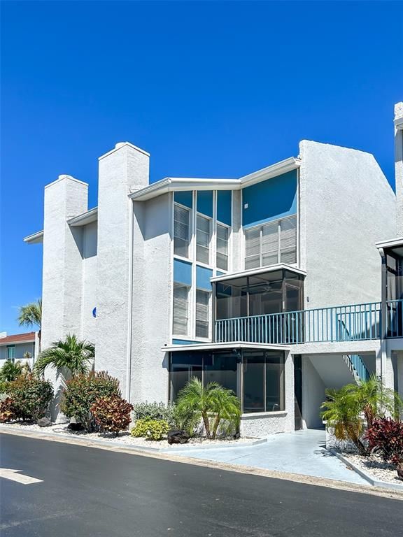 315 MEDALLION BOULEVARD F, Madeira Beach, FL 33708