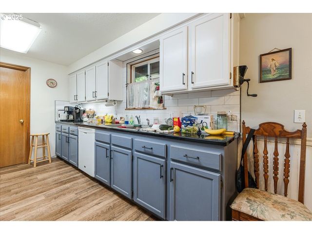 112 EYMAN CEMETERY Rd, Carson, WA 98610