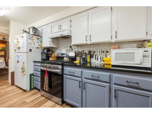 112 EYMAN CEMETERY Rd, Carson, WA 98610