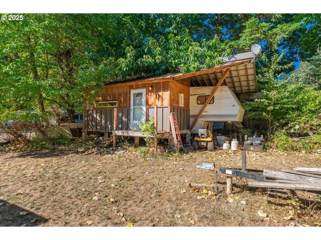 112 EYMAN CEMETERY Rd, Carson, WA 98610