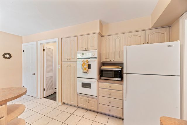 1130 E Lake Avenue, Glenview, IL 60025