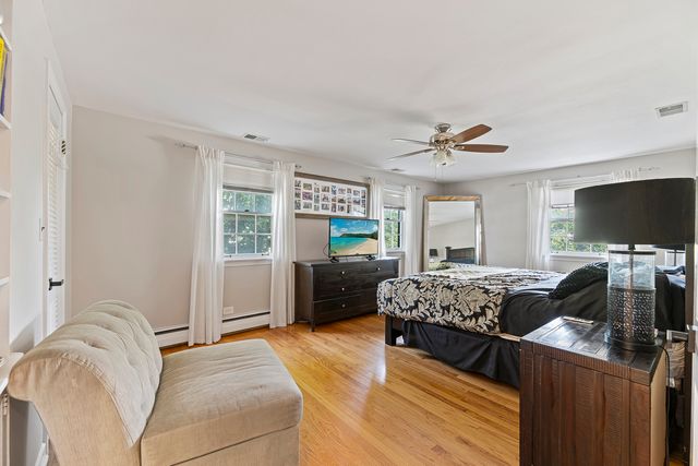 1130 E Lake Avenue, Glenview, IL 60025