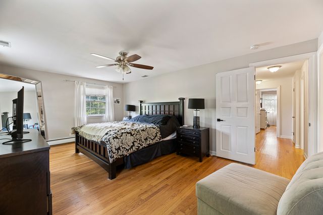 1130 E Lake Avenue, Glenview, IL 60025