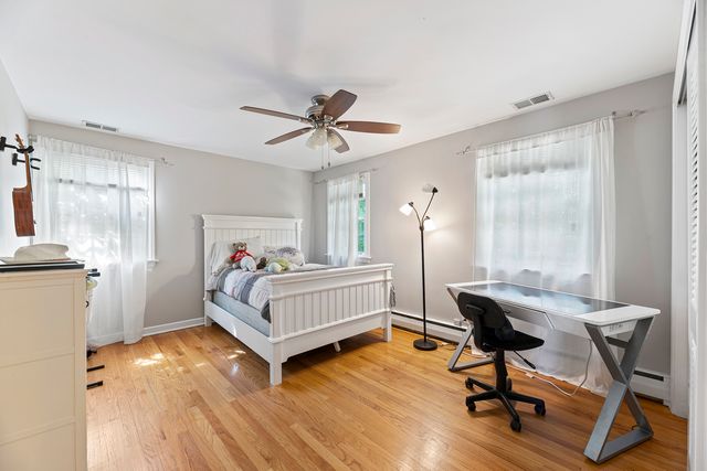 1130 E Lake Avenue, Glenview, IL 60025