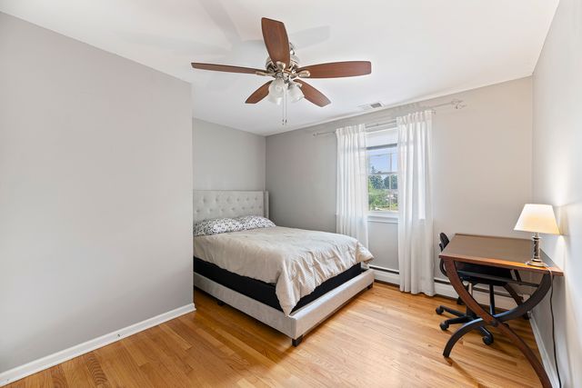 1130 E Lake Avenue, Glenview, IL 60025