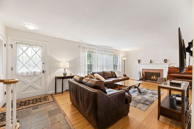 1130 E Lake Avenue, Glenview, IL 60025