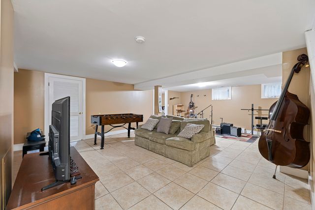 1130 E Lake Avenue, Glenview, IL 60025
