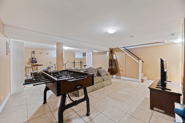 1130 E Lake Avenue, Glenview, IL 60025