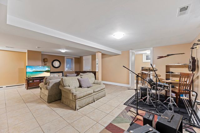 1130 E Lake Avenue, Glenview, IL 60025