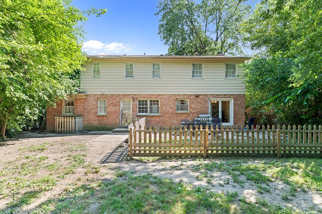 1130 E Lake Avenue, Glenview, IL 60025