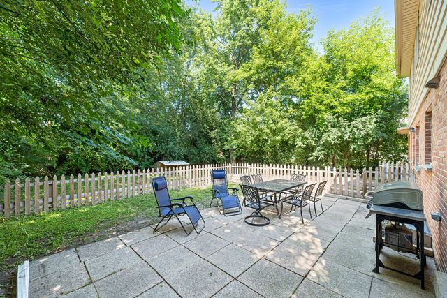 1130 E Lake Avenue, Glenview, IL 60025