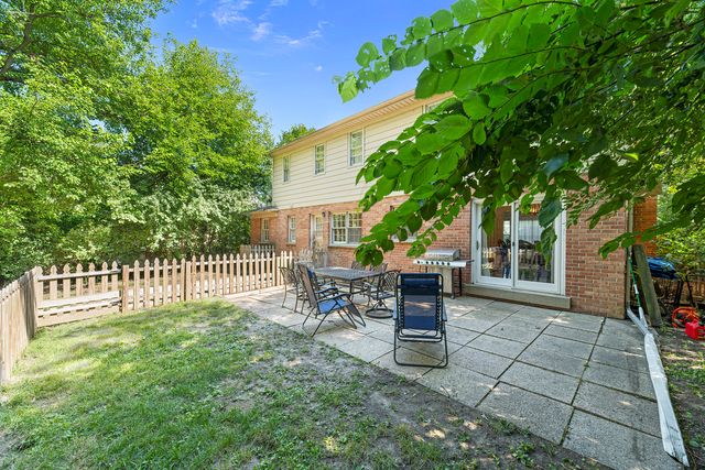 1130 E Lake Avenue, Glenview, IL 60025