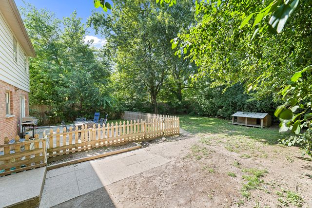 1130 E Lake Avenue, Glenview, IL 60025