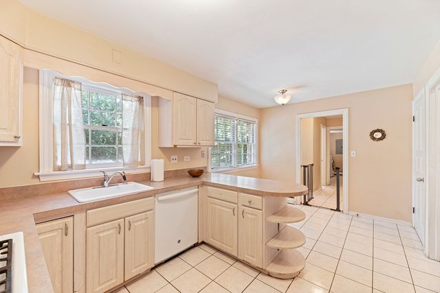1130 E Lake Avenue, Glenview, IL 60025