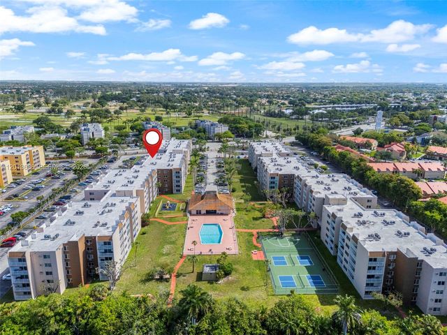 6950 Miami Gardens Dr 2-506, Hialeah, FL 33015