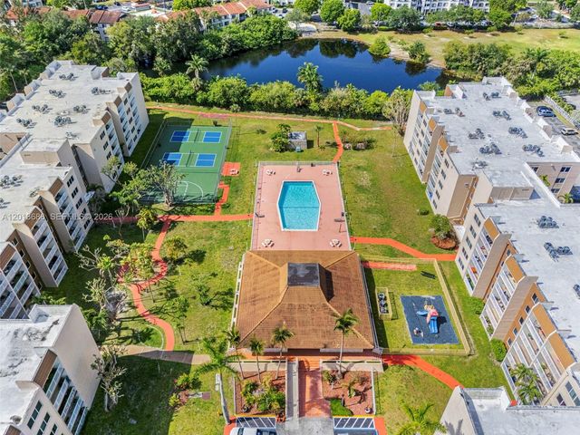 6950 Miami Gardens Dr 2-506, Hialeah, FL 33015