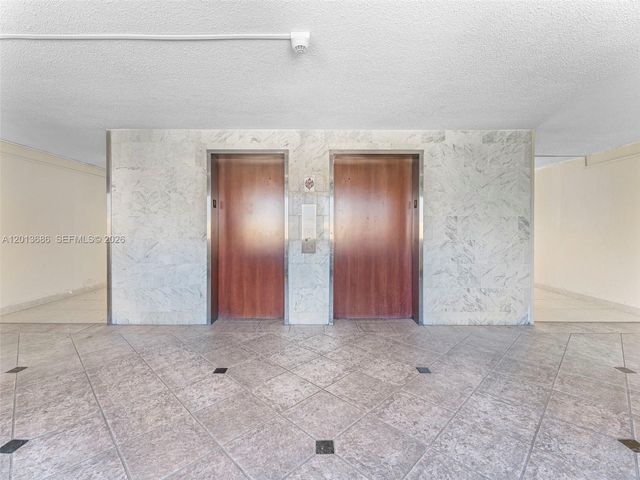 6950 Miami Gardens Dr 2-506, Hialeah, FL 33015