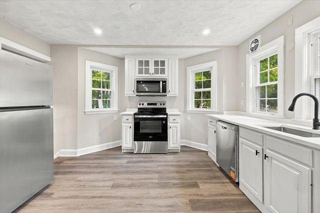 9 Malcolm St, Norfolk, MA 02056