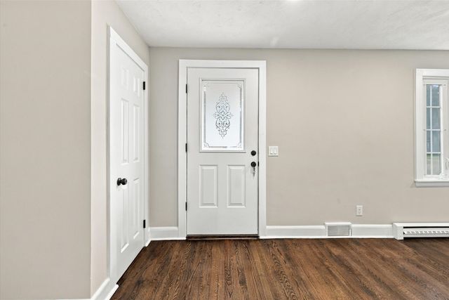 9 Malcolm St, Norfolk, MA 02056