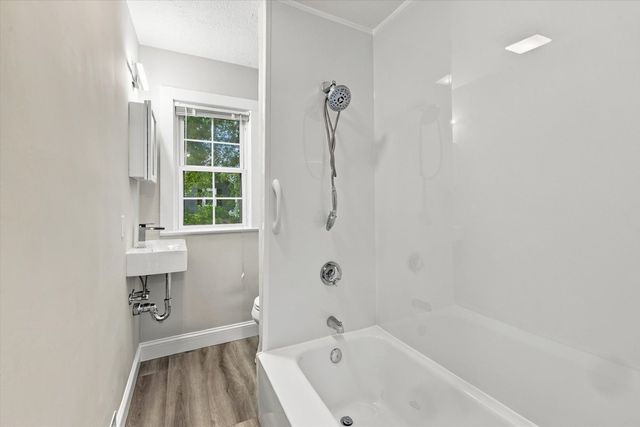 9 Malcolm St, Norfolk, MA 02056