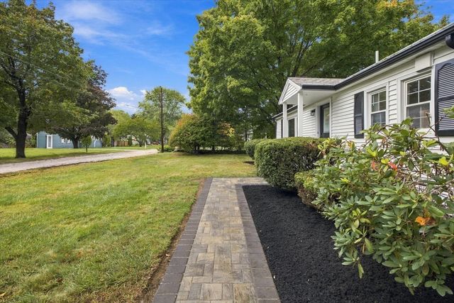 9 Malcolm St, Norfolk, MA 02056