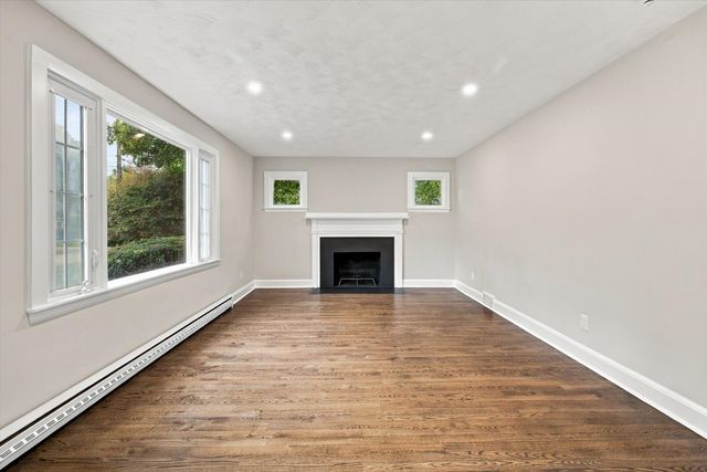 9 Malcolm St, Norfolk, MA 02056