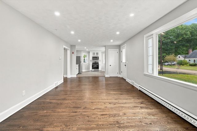 9 Malcolm St, Norfolk, MA 02056