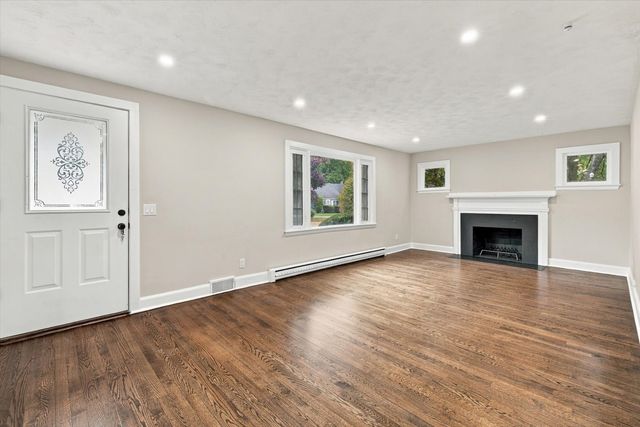 9 Malcolm St, Norfolk, MA 02056