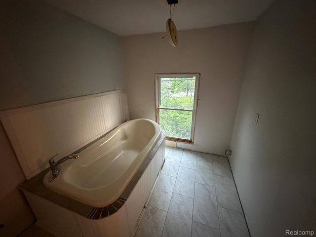 12 Oak Street, Ypsilanti, MI 48198