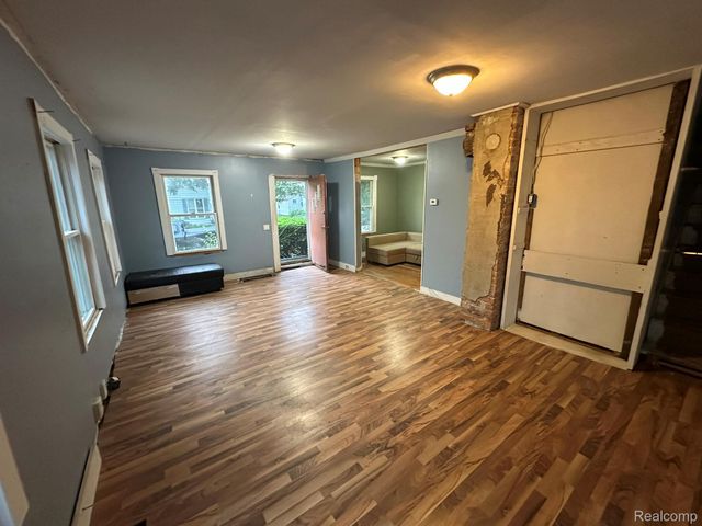 12 Oak Street, Ypsilanti, MI 48198