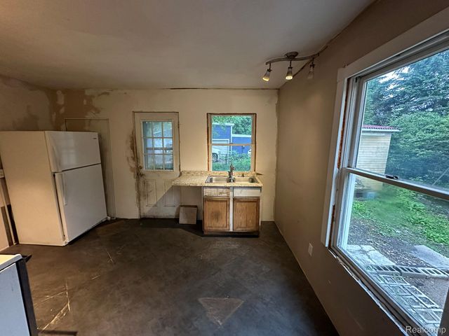 12 Oak Street, Ypsilanti, MI 48198