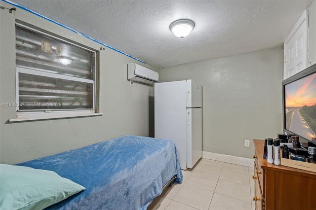 6233 Rodman St, Hollywood, FL 33023