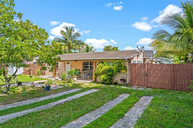 6233 Rodman St, Hollywood, FL 33023