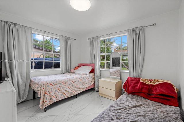 6233 Rodman St, Hollywood, FL 33023