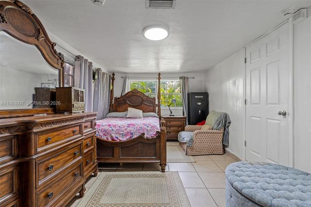 6233 Rodman St, Hollywood, FL 33023