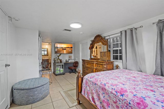 6233 Rodman St, Hollywood, FL 33023