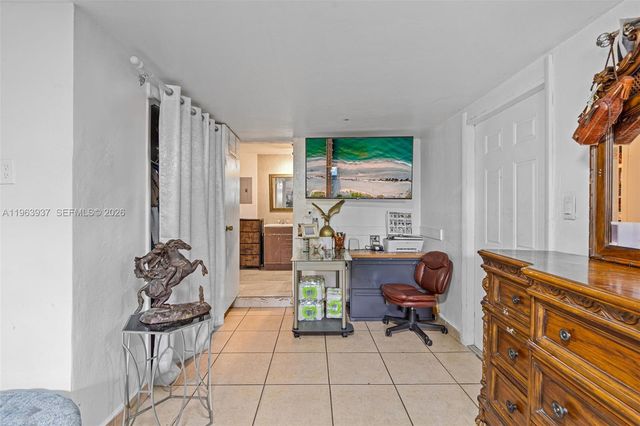 6233 Rodman St, Hollywood, FL 33023