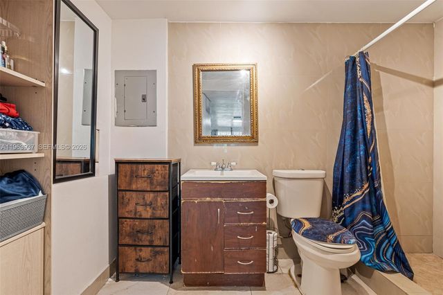 6233 Rodman St, Hollywood, FL 33023