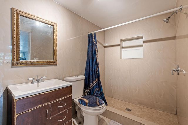 6233 Rodman St, Hollywood, FL 33023