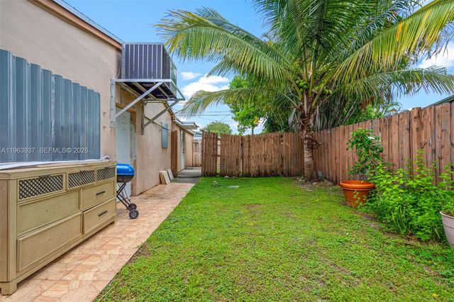 6233 Rodman St, Hollywood, FL 33023