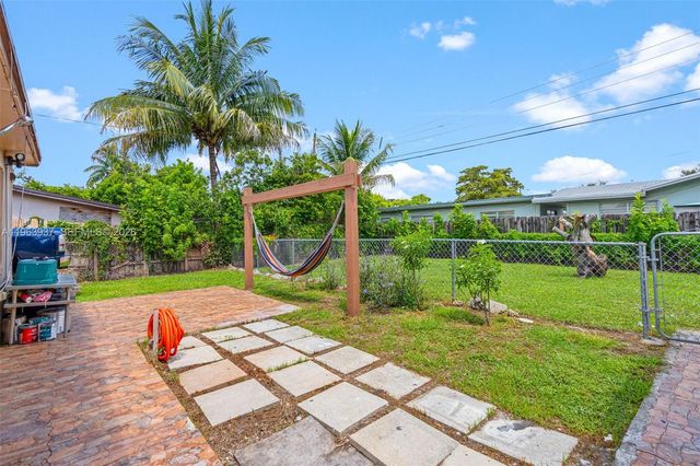 6233 Rodman St, Hollywood, FL 33023