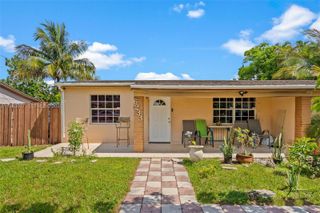 6233 Rodman St, Hollywood, FL 33023