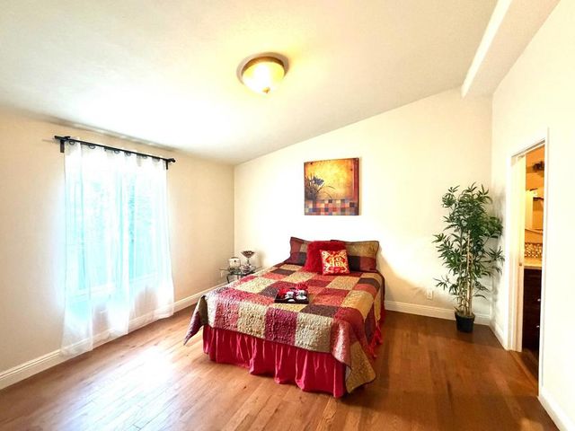 140 S Rengstorff Avenue, Mountain View, CA 94040