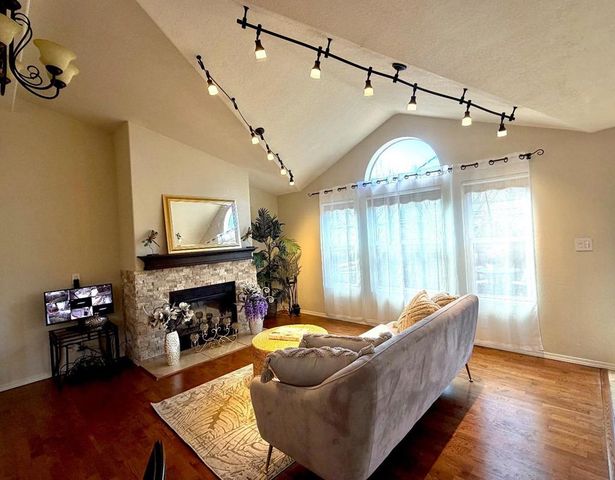 140 S Rengstorff Avenue, Mountain View, CA 94040