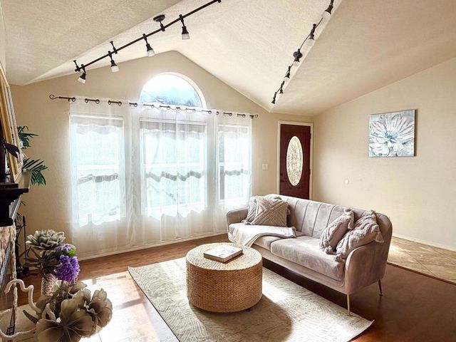 140 S Rengstorff Avenue, Mountain View, CA 94040