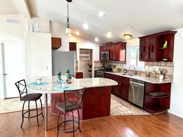 140 S Rengstorff Avenue, Mountain View, CA 94040